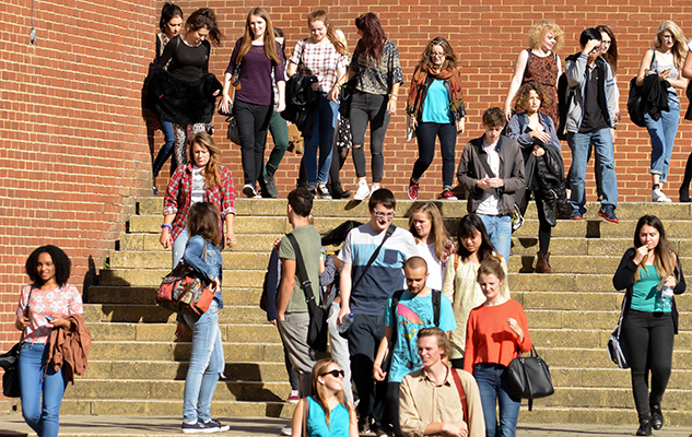 ساعت کاری زبانسرا